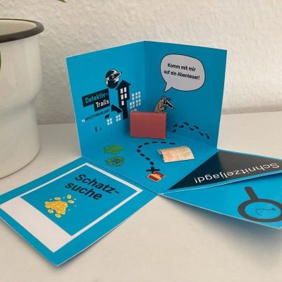 DIY-Explosions-Geschenkbox-fuer-Detektiv-Trail-Gutschein-offen-Kreativ-verpackte-Abenteuerueberraschung.pdf.jpg